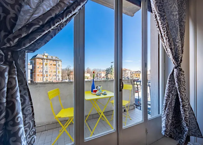 Apartment Guesthost - Santa Croce Cozy Flat With Balcony *